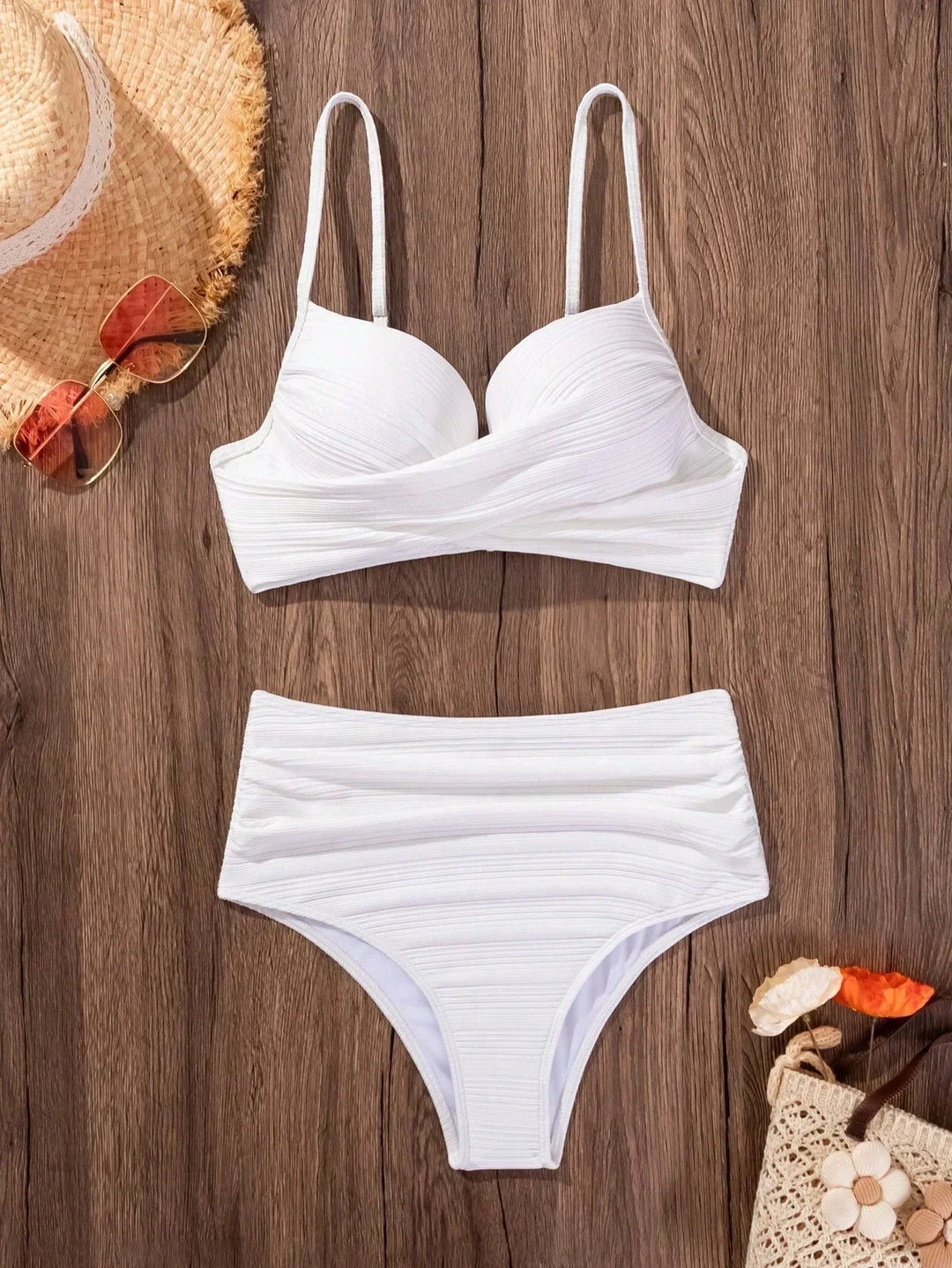 Sandra | High Support Überkreuztes Top, High Waist Bikini