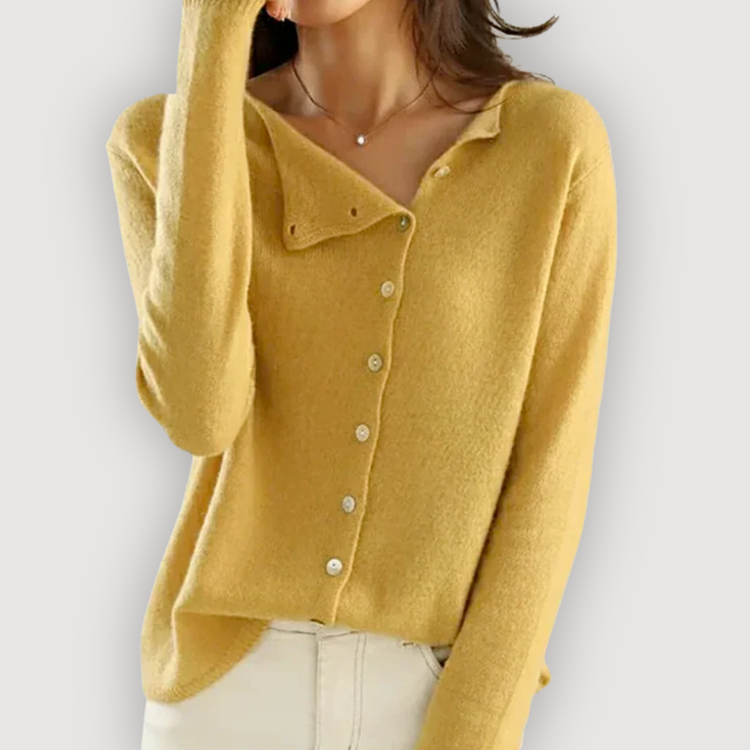 ESME – STRICKJACKE MIT KNÖPFEN