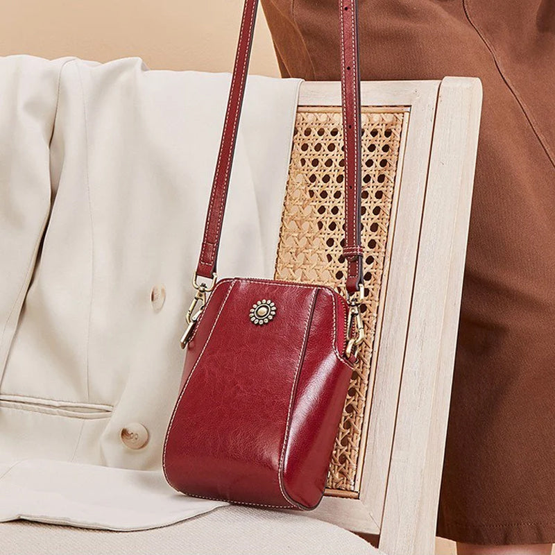 Vienna | Kompakte einfarbige Mini-Handtasche