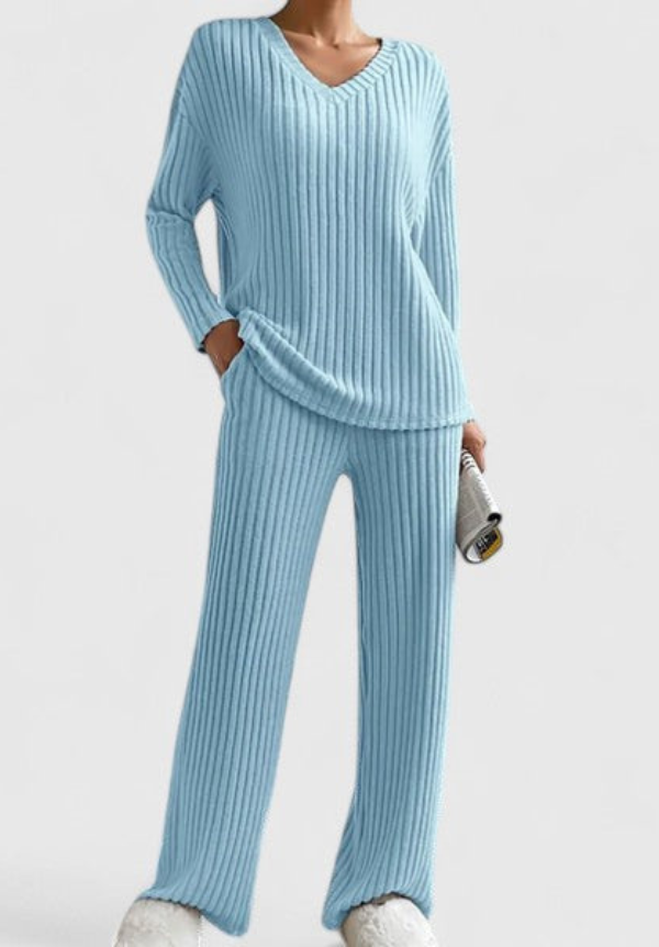 Angeline™ Komfortables Set | V-Ausschnitt-Pullover und weite Ripphose