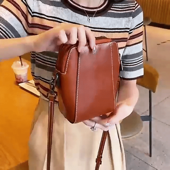 Vienna | Kompakte einfarbige Mini-Handtasche