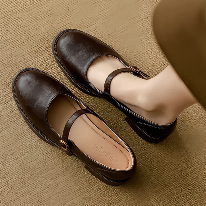 Klassische Mary Janes aus Leder