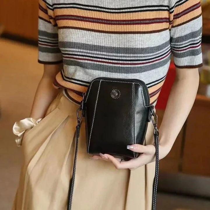 Vienna | Kompakte einfarbige Mini-Handtasche