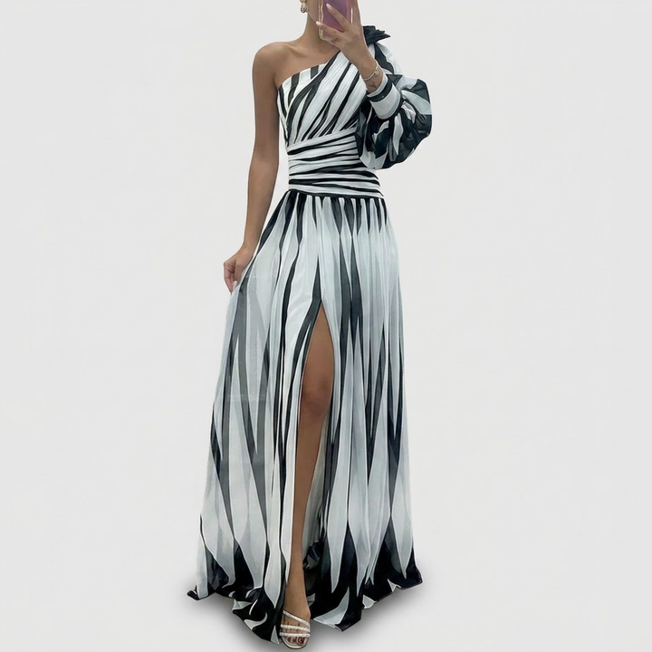 Shiloh | Gestreiftes One-Shoulder Maxikleid
