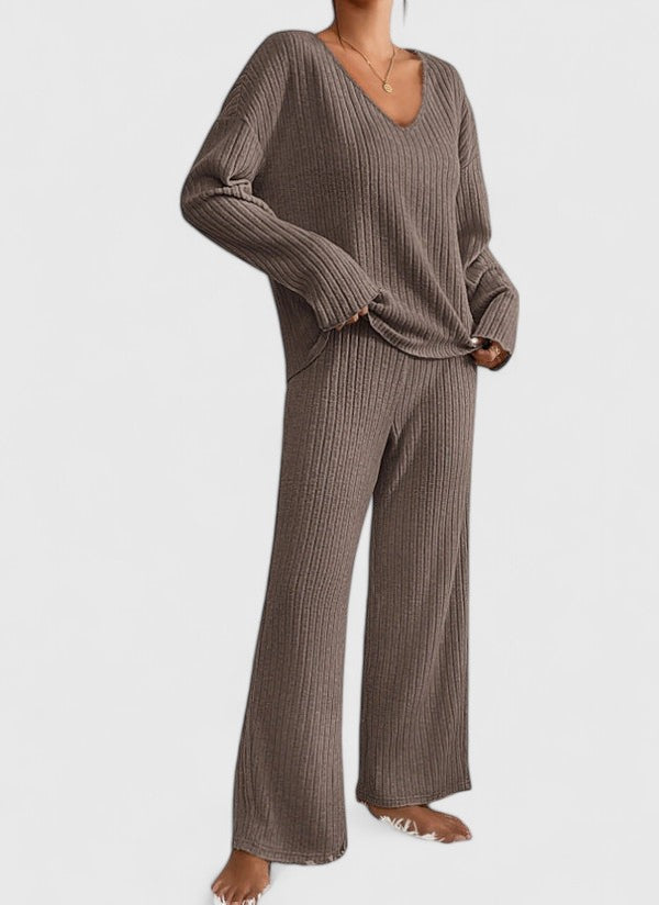 Angeline™ Komfortables Set | V-Ausschnitt-Pullover und weite Ripphose